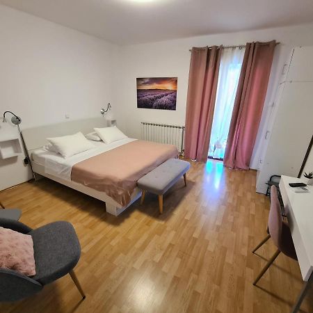 Apartments & Rooms Tom Μεντουλίν Εξωτερικό φωτογραφία