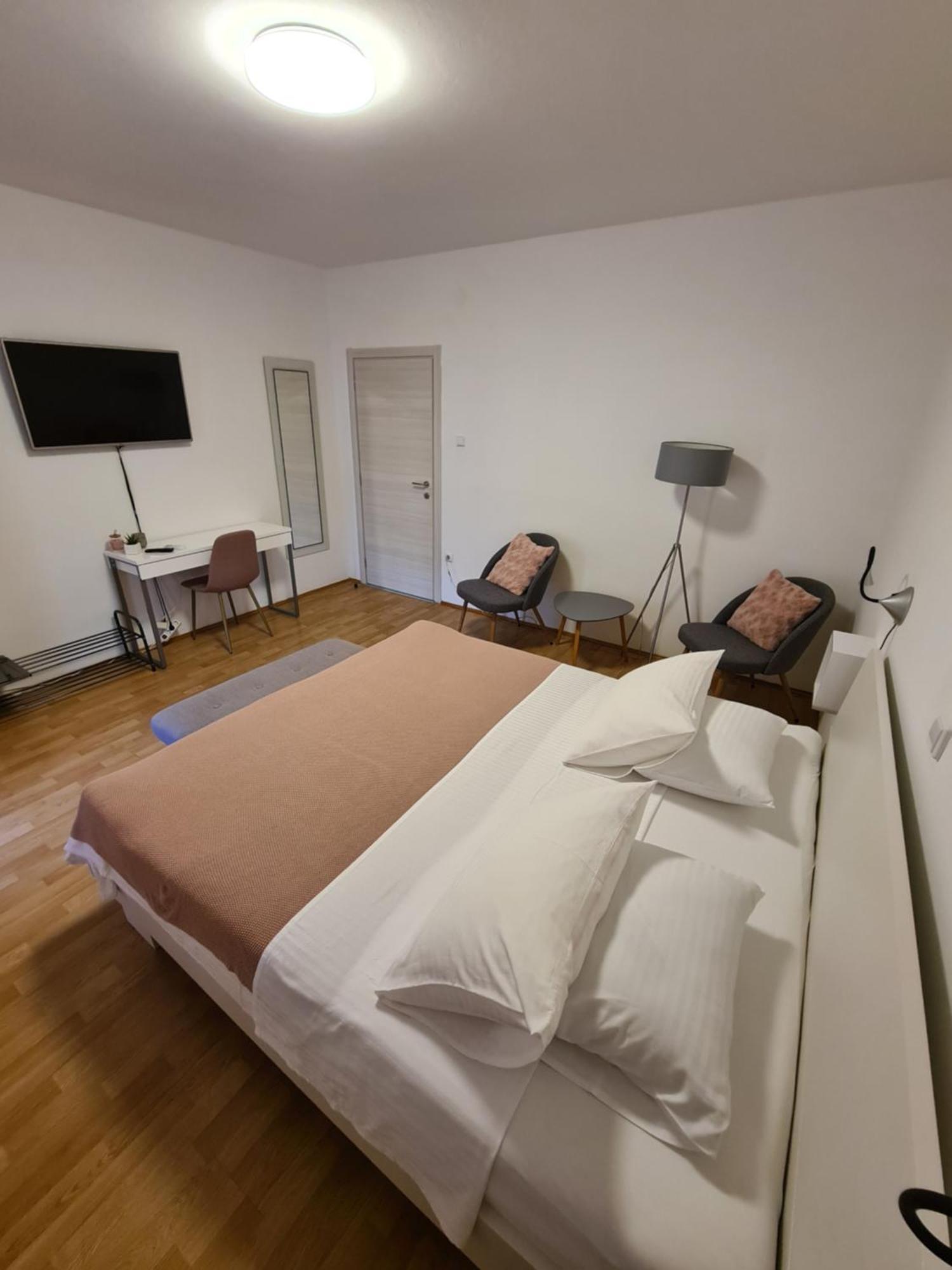Apartments & Rooms Tom Μεντουλίν Εξωτερικό φωτογραφία